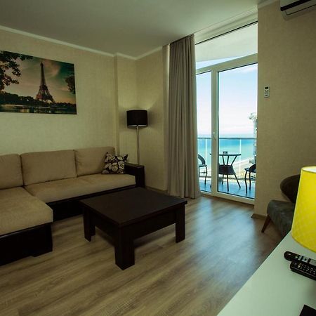 Holiday Lux Sea Towers Batumi Eksteriør billede