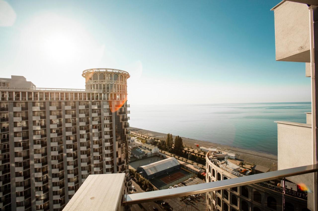 Holiday Lux Sea Towers Batumi Eksteriør billede
