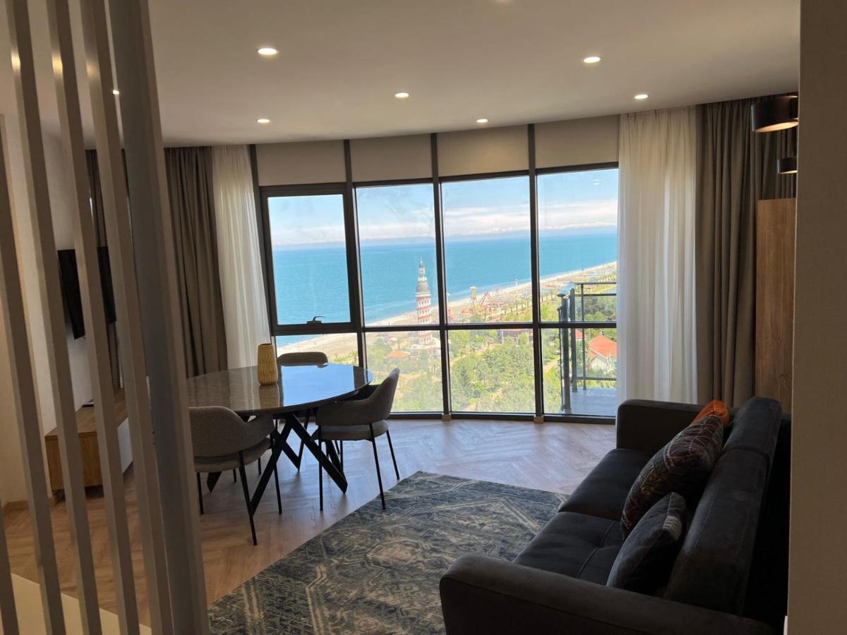Holiday Lux Sea Towers Batumi Eksteriør billede