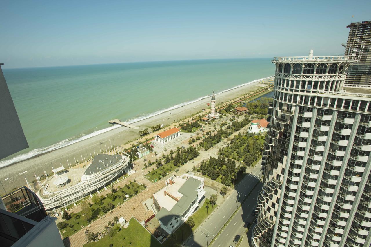 Holiday Lux Sea Towers Batumi Eksteriør billede