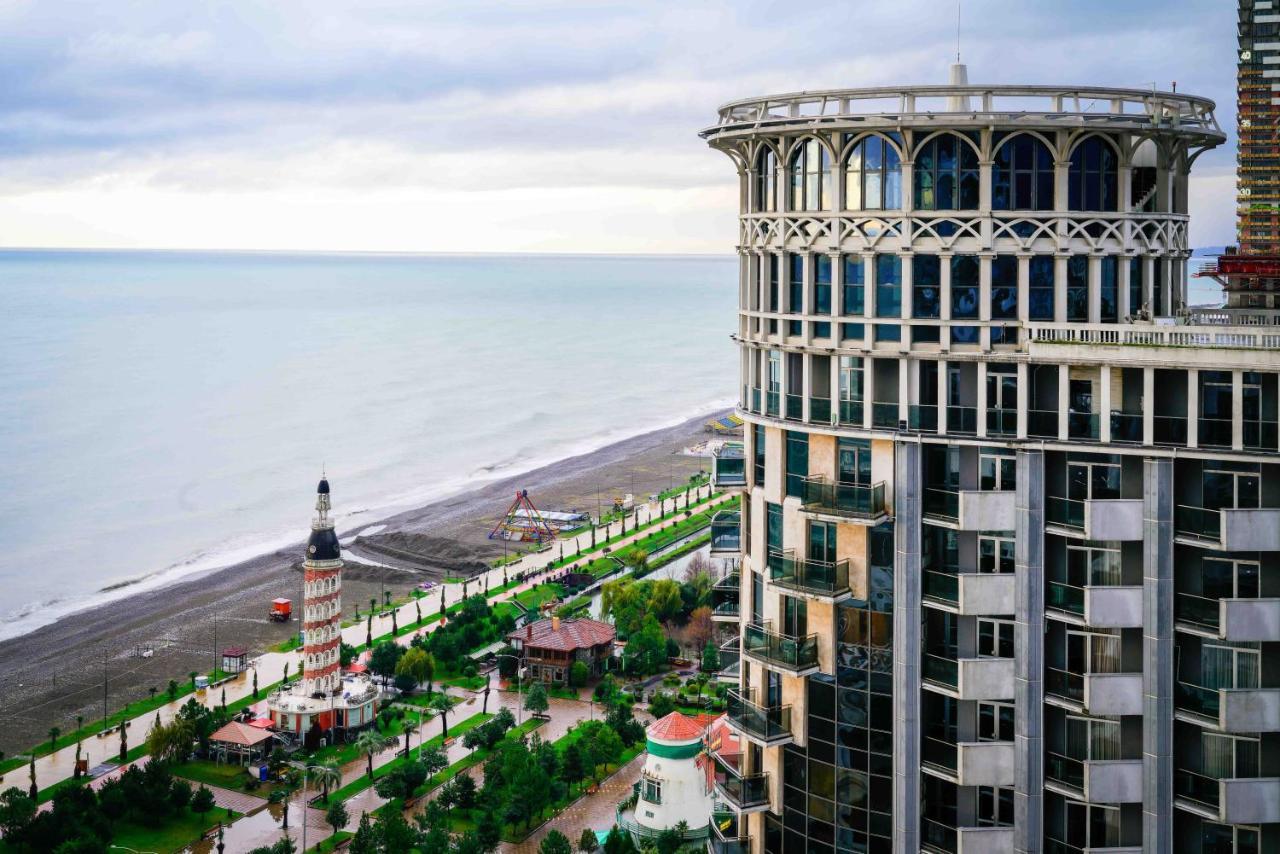 Holiday Lux Sea Towers Batumi Eksteriør billede